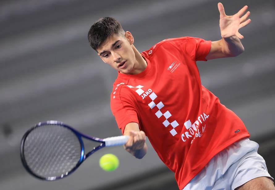 Varaždin: Trening tenisača uoči susreta na Davis Cupu između Hrvatske i Danske