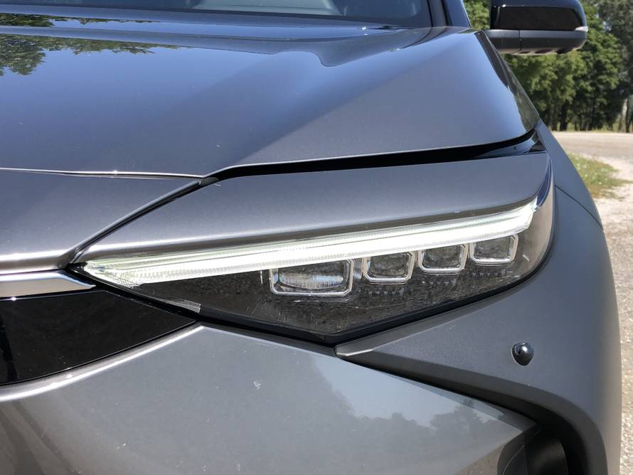 Toyota bZ4X: Mnogo zabave u vožnji, ali i jako puno novca