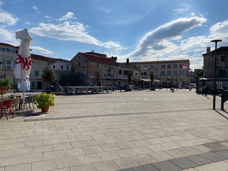 Masturbatori i 'špijači' podijelili Murterane: 'Cura i ja smo se kupali goli. Snimao nas je tip...'