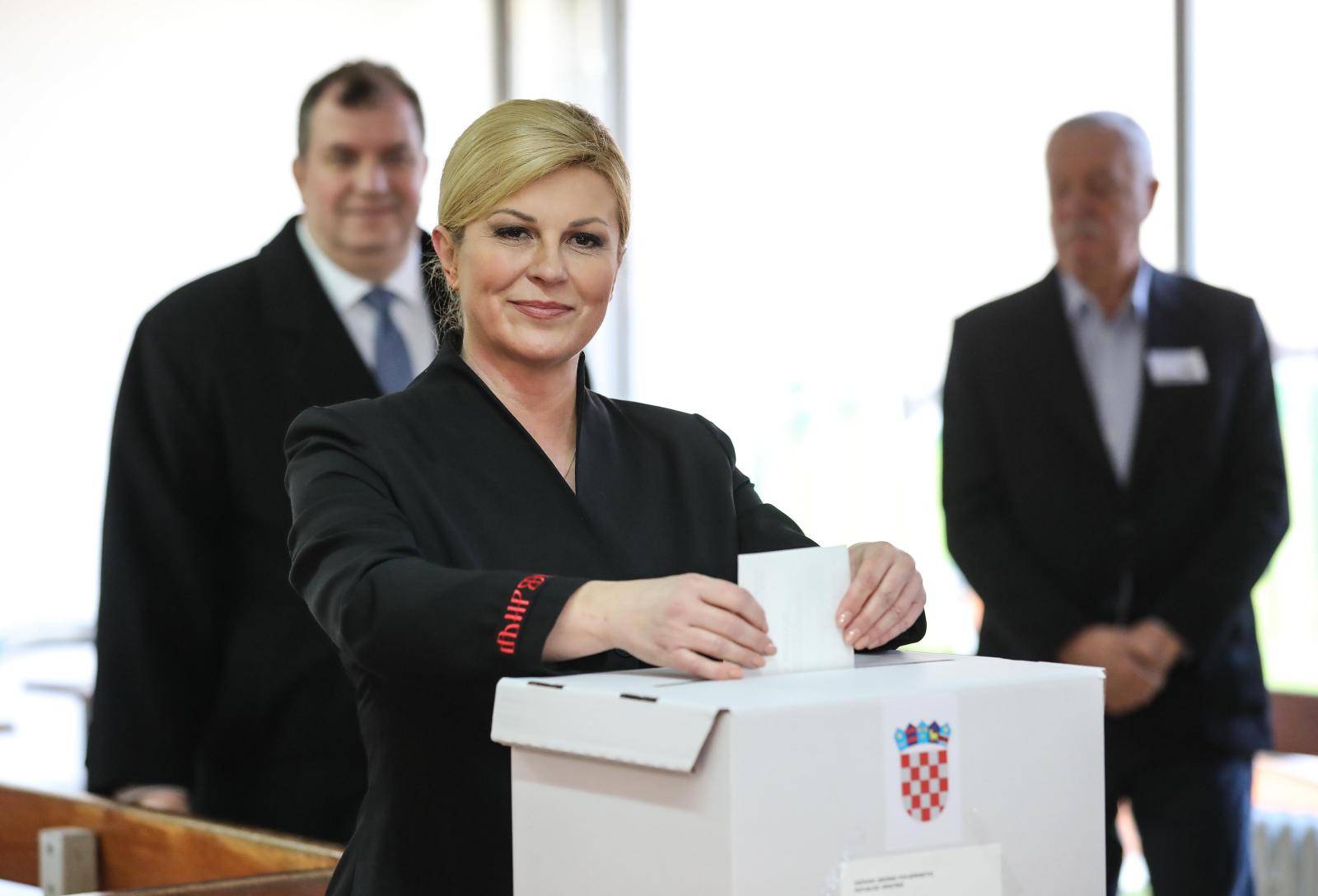 Kolinda Grabar Kitarović u društvu supruga Jakova glasovala u 2. krugu predsjedničkih izbora