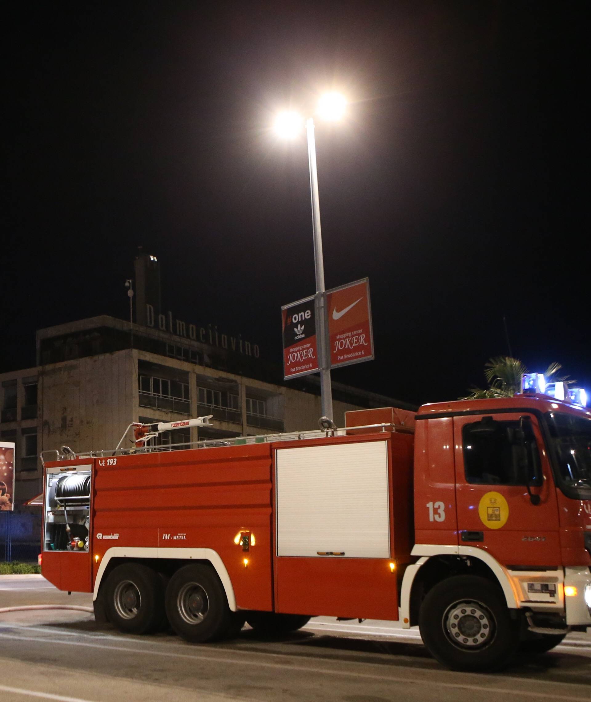 Nitko nije ozlijeđen: Planuo je požar u zgradi Dalmacijavina