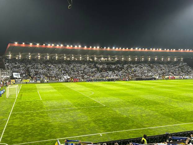 FOTO Na stadion u Zenici više ne stane ni šibica, 'gore' balkoni! Glavna zvijezda: Novak Đoković