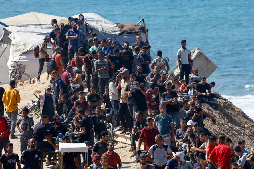 Ceasefire between Israel and Hamas goes into effect