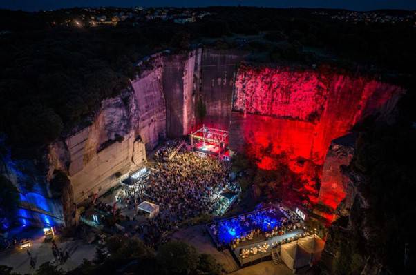 Koncert Bijelog dugmeta u Cave Romane u Vinkuranu pored Pule je rasprodan! Osijek je sljedeći