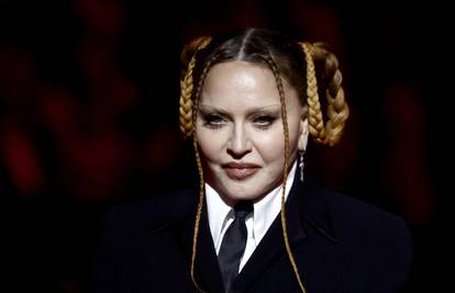 Madonna šokirala izgledom na Grammyju , ljudi zgroženi: 'Kao da je stigao imitator, a ne ona'