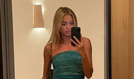 FOTO Nova djevojka Orlanda Blooma voli se fotkati u tangama: Evo kako joj stoje...