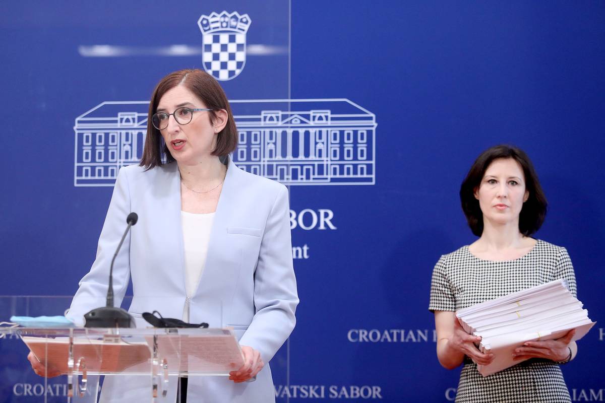 'Najtragičnije je da oni koji su zagovarali ovaj loš Zakon o obnovi sad vode u anketama'