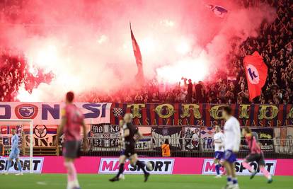 Hajduk opet dobio 'masnu' kaznu zbog bakljade Torcide i uvredljivih povika prema sucu