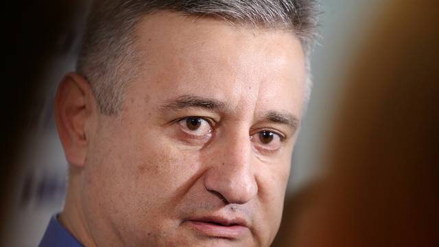 Izbori u HDZ-u: Karamarko odbio glasati sam za sebe