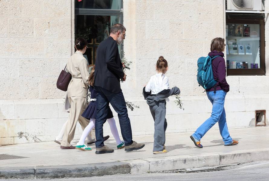 Split: Slaven Bilić s obitelji nakon mise na Cvijetnicu