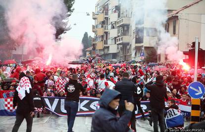 U Splitu su priveli 37 navijača. Policija: To i nije velik broj s obzirom na prepune tribine...