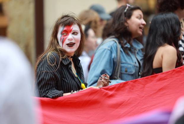 Zagreb: 25. Povorka ponosa LGBTIQ zajednice "Korak po korak, iskorak!"