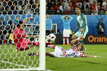 Croatia v Portugal - EURO 2016 - Round of 16