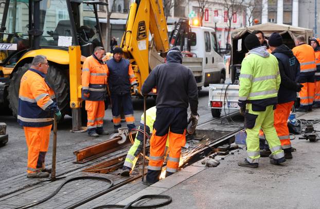 Zagreb: Zastoj tramvaja u Draškovićevoj ulici zbog puknuća tračnica