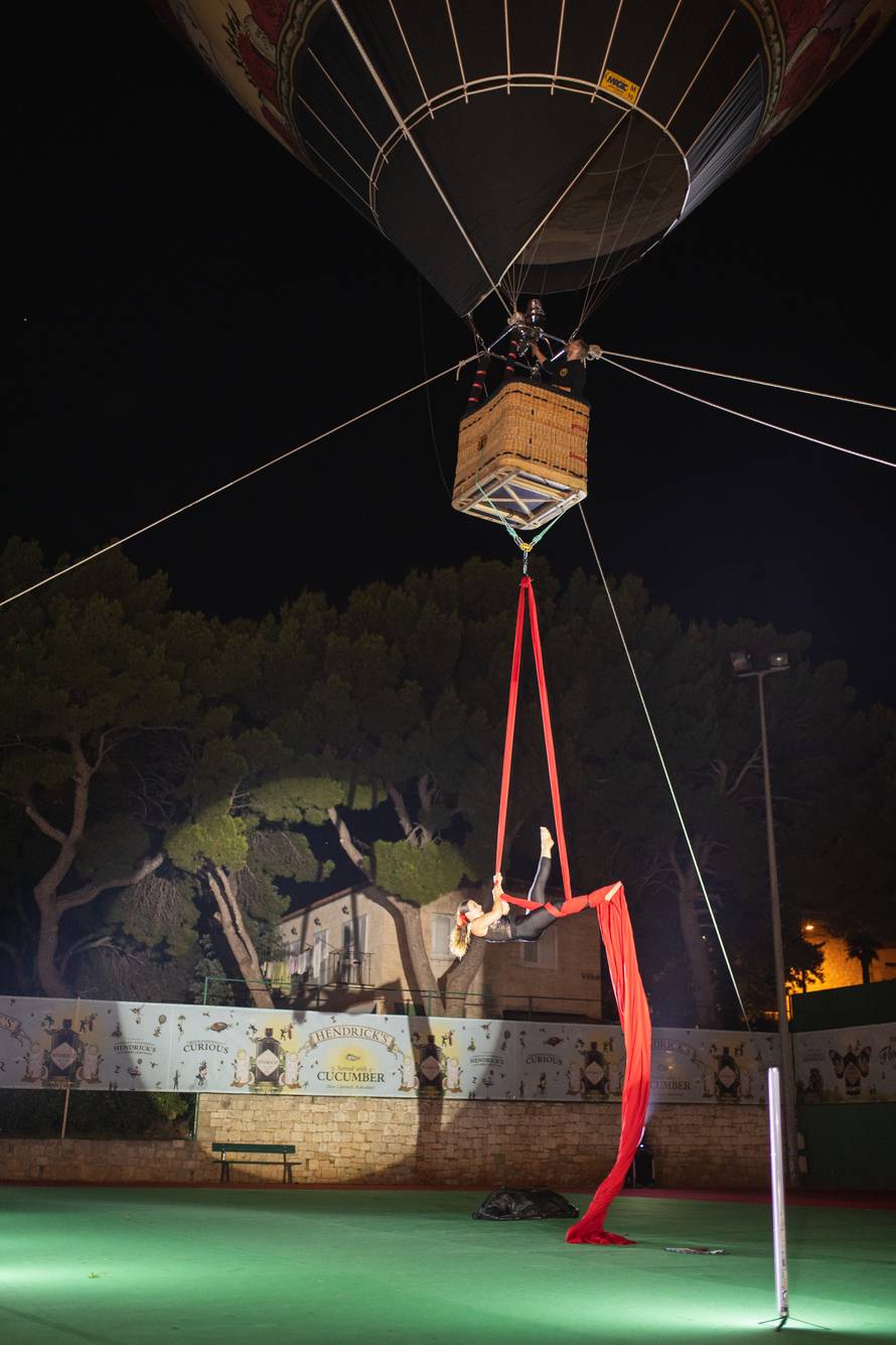 Koreograf i influencer Luciano Plazibat i njegovi Splićani su uživali u 'balunu' na vrući zrak