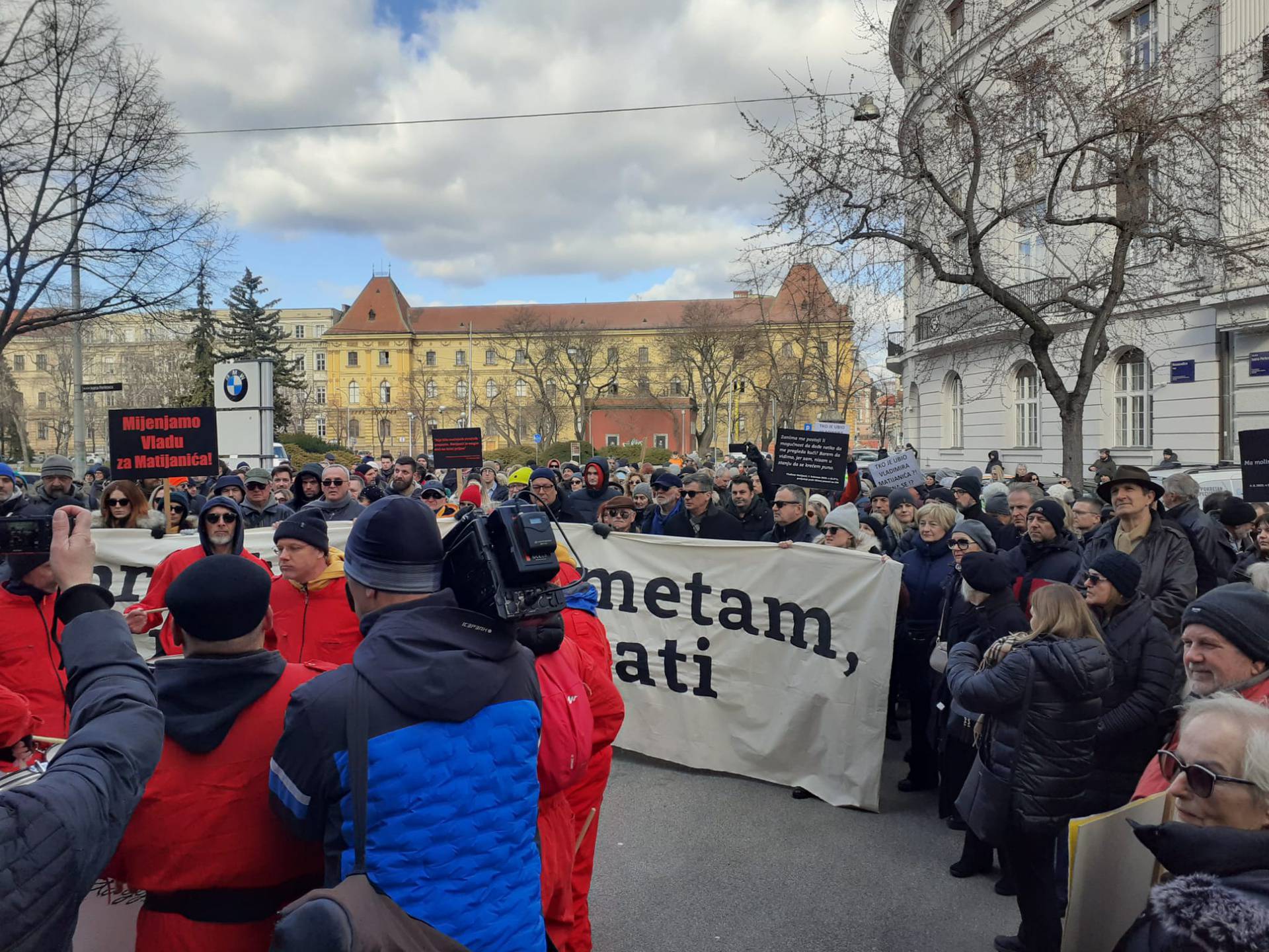 Prosvjednici puštali razgovore Matijanića i bolnice: 'Što me vi sad zovete? Mokrite u posudu!'