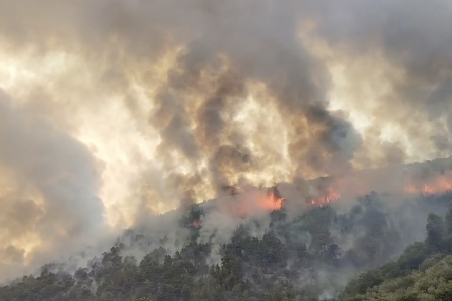 Veliki po&zcaron;ar izbio je u subotu poslijepodne izme&dstrok;u Smokvice i Blata