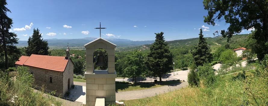 Rebić je otplatio kredite svima u selu, sredio je i kapelicu: 'Kad dođe kući, čeka ga jumbo pizza'