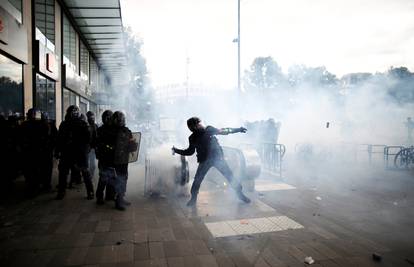 Francuska: Sukobi etničkih skupina, policija na ulicama