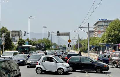 Pogledajte kolaps na ulicama Sarajeva nakon što je nestalo struje: Stvorile se velike kolone