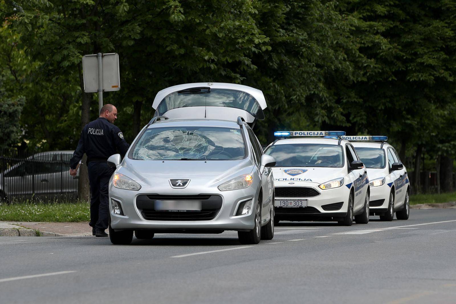 Velika Gorica: Autom naletio na mladića, prevezli ga u bolnicu