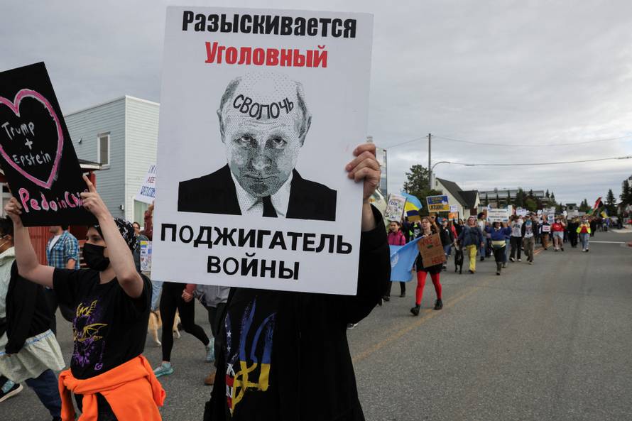 Protests in Anchorage, Alaska after Trump-Putin meeting