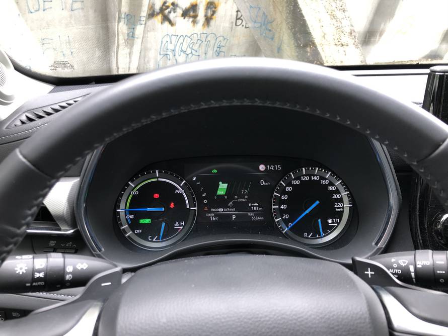 Toyota Highlander na testu: Ogromni impresivni SUV nikako ne može proći nezamijećeno