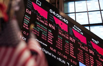 Američke burze opet u minusu, tehnološki divovi u padu uoči novih carina koje uvodi Trump