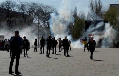 Turska nudi evakuaciju boraca iz Azovstala.  Konvoj od 500 do 1000 auta napušta  Mariupolj