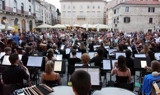 VIDEO Poslušajte kako Cesaricu izvodi orkestar: Oduševili Pulu!