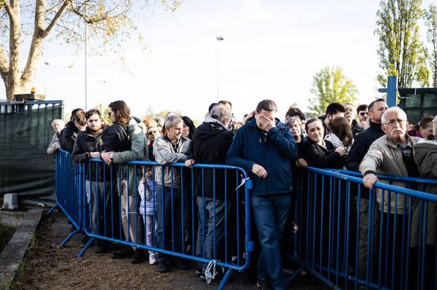 Zagrebačka policija organizirala je  javnu prodaju pronađenih predmeta kojima je istekao rok čuvanja