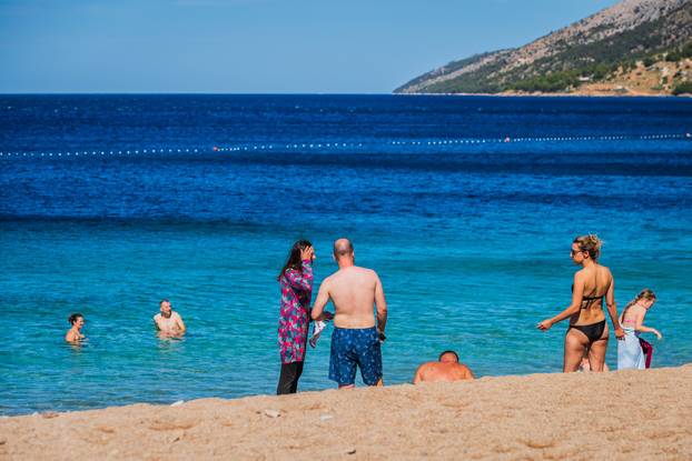 Olujna bura i jutro na plaži Zlatni rat