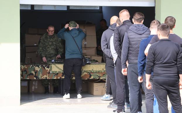 Ministar Anušić i general Kundid na prvom danu TVO-a na Slunju