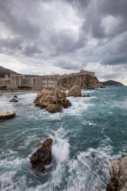 Dubrovnik su okružili sivi oblaci