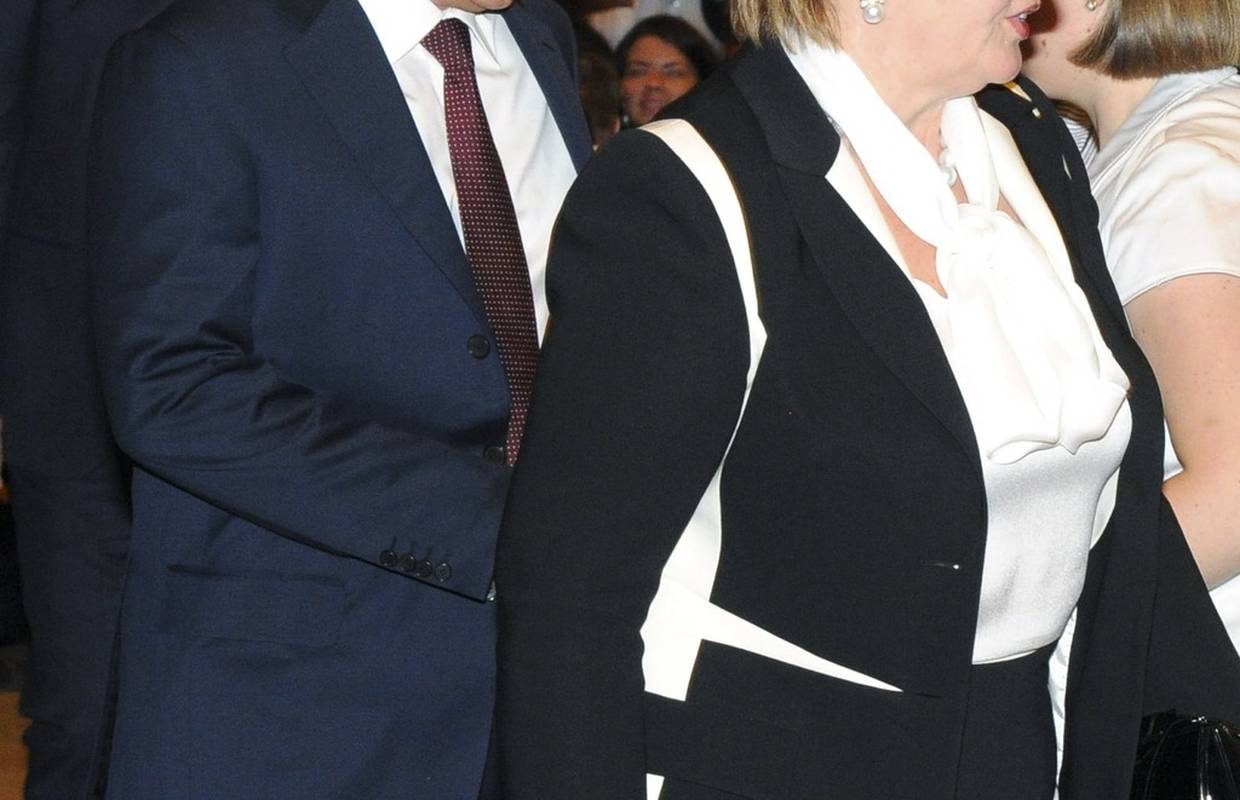 Ljudmila: Putin je kao vampir; Putin: Treba izdržati s njom...