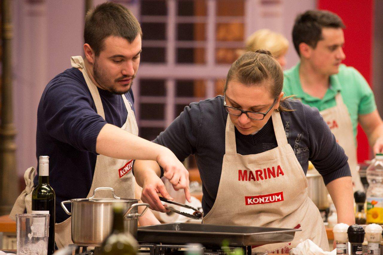 Potpuni kaos: Dina i Ina se svađale, 'padale' su loše ocjene