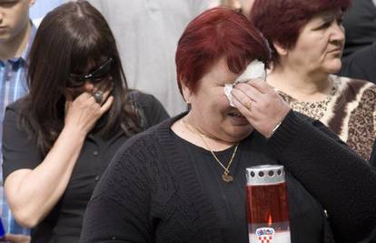 Uz suze majki prisjetili se 12 policajaca iz Borova 