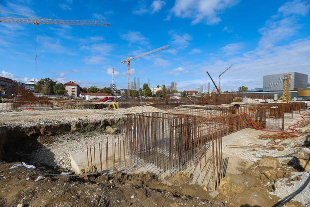 Gradona?elnik Tomaševi? u obilasku gradnje stadiona u Kranj?evi?evoj ulici