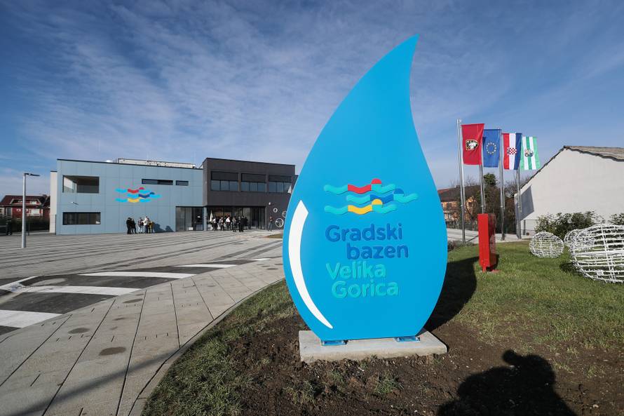 Predsjednica Kolinda Grabar KitaroviÄ nazoÄila je otvorenju Gradskog bazena Velika Gorica