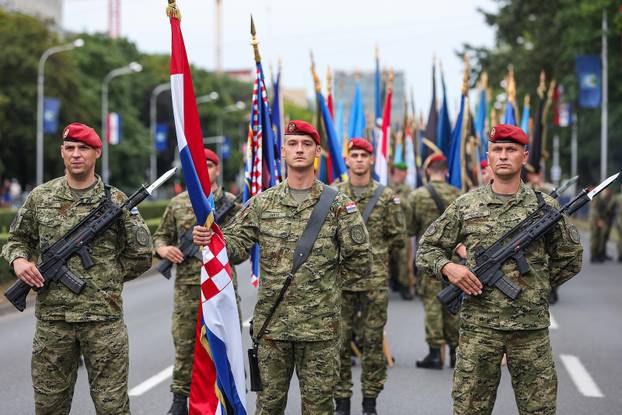 Zagreb: Generalna proba svečanog vojnog mimohoda