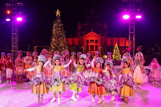 Ledeni park na Trgu kralja Tomislava otvoren uz predstavu Orašar