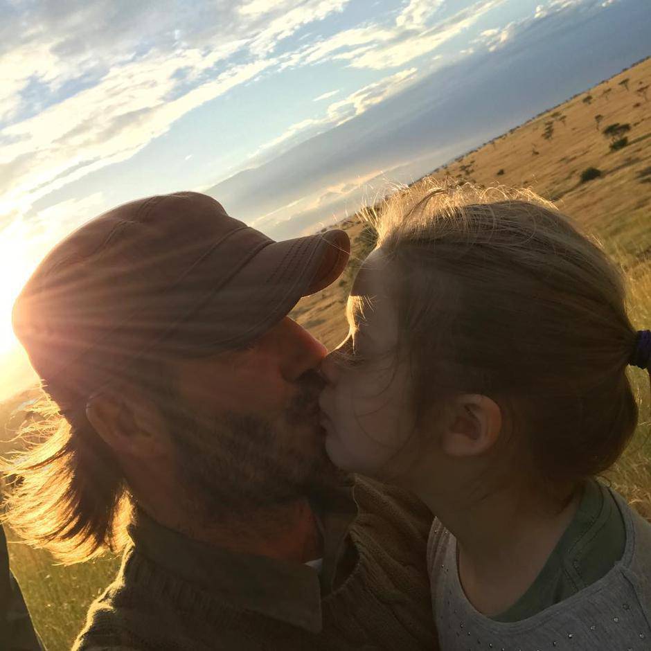 Napad na Beckhama: Srami se što kćer učiš ljubljenju s ocem