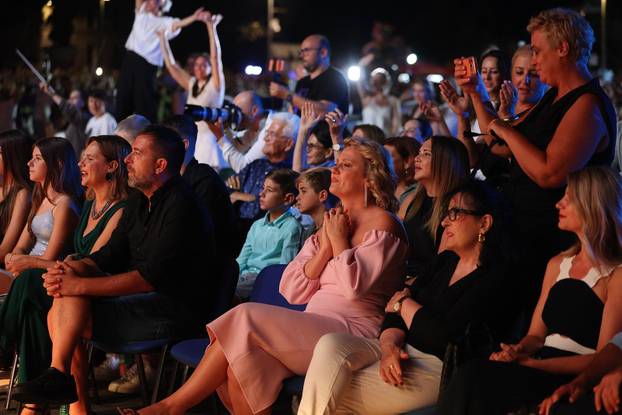 Vela Luka: Održan koncert "Trag u beskraju" posvećen Oliveru Dragojeviću