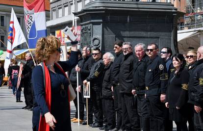 Keleminec i ekipa se postrojili na Trgu pa otišli na Šestine