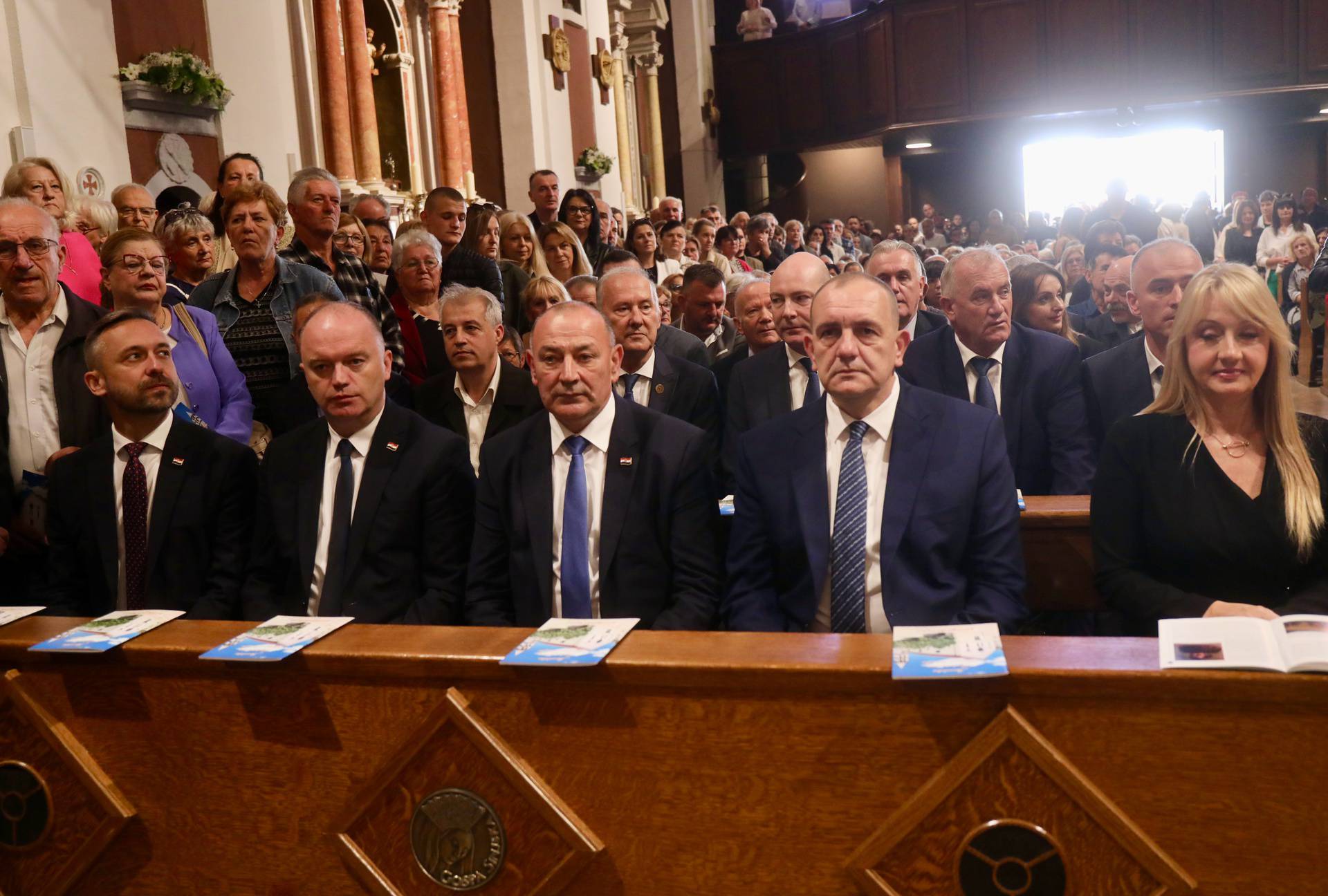 Sinj: Središnja proslava proglašenja bazilikom crkve Čudotvorne Gospe Sinjske