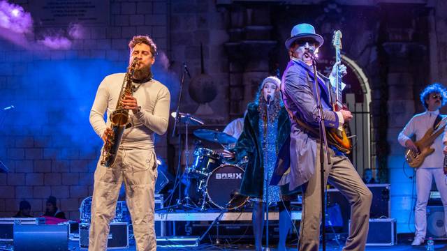 Dubrovnik: Koncert grupe Soul Fingers odrÅ¾an na Stradunu u sklopu Zimskog festivala
