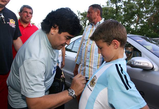 25.11.2020. Umro je veliki Diego Armando Maradona