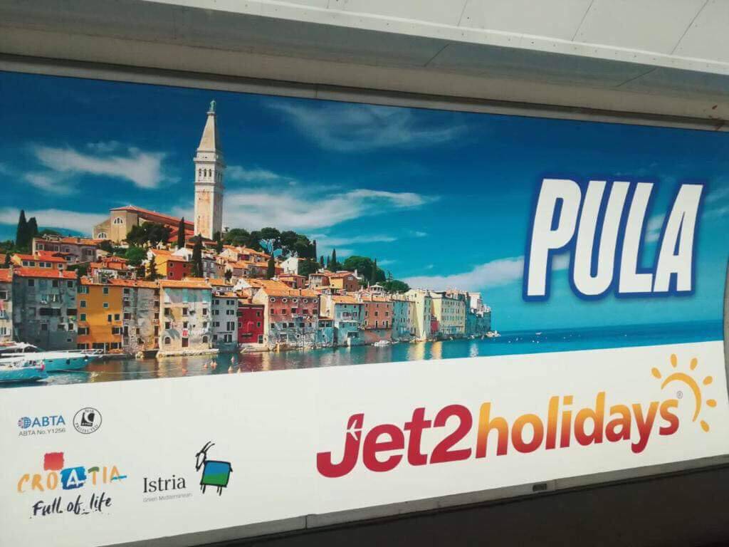 Tko je tu lud? Na turističkom plakatu Rovinj je postao Pula