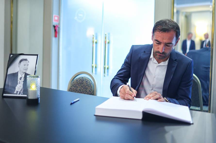 Zagreb: Komemoracija za Nikolu Pilića u Hotelu Sheraton