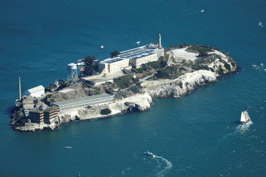 Creepy constipation of suffering in which he gradually lost his mind: Trump wants to open the infamous Alcatraz!